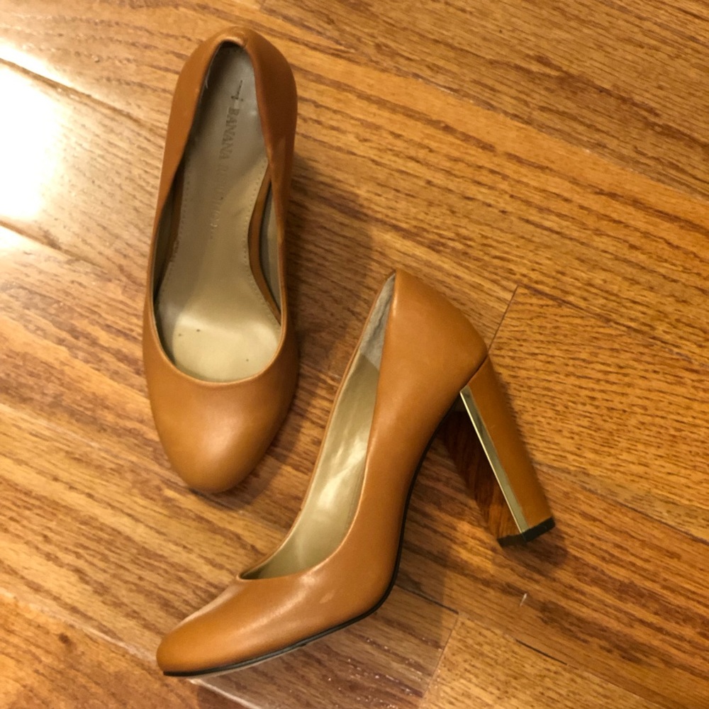 Banana Republic 5.5 Leather Block heel